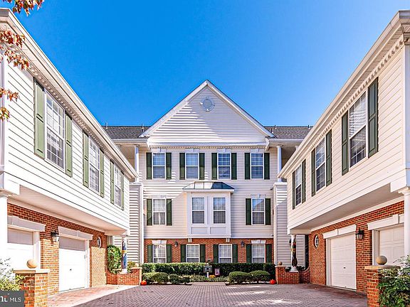 2nd image of 25252 Riffleford Sq Unit 204
