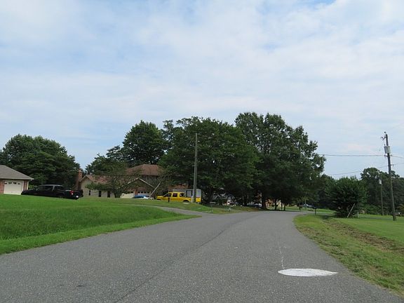 5th image of 127 Jib Dr