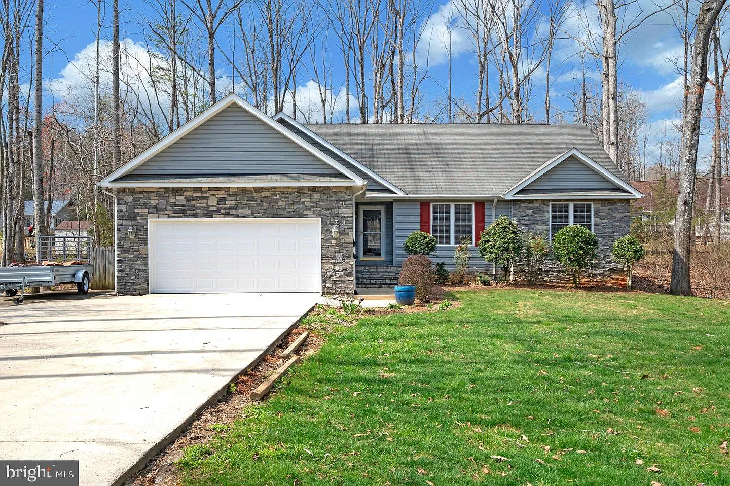 105 Aspen Ct photo 1