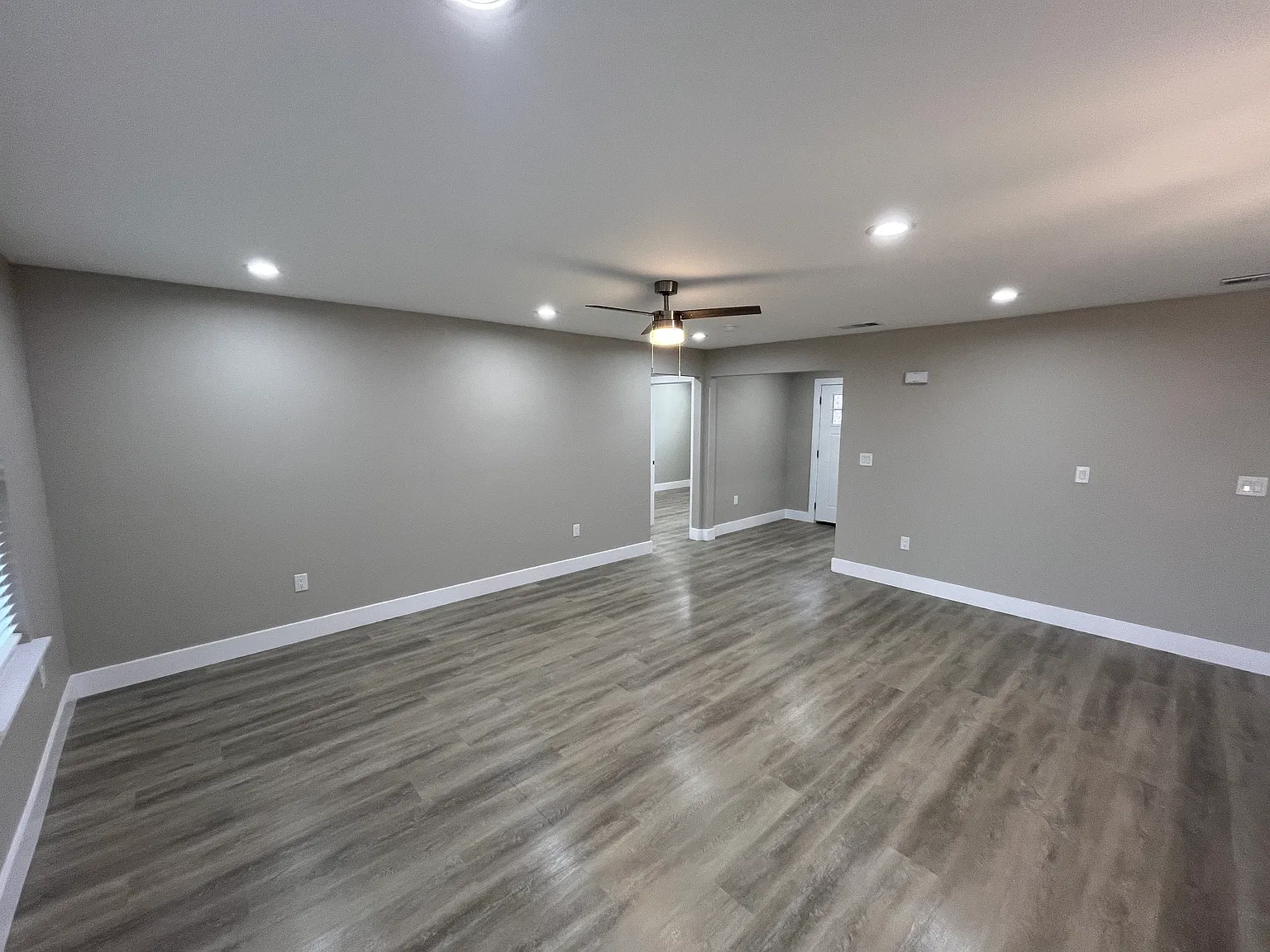 4 bed, 1623 sqft, $2,599 — Photo 3