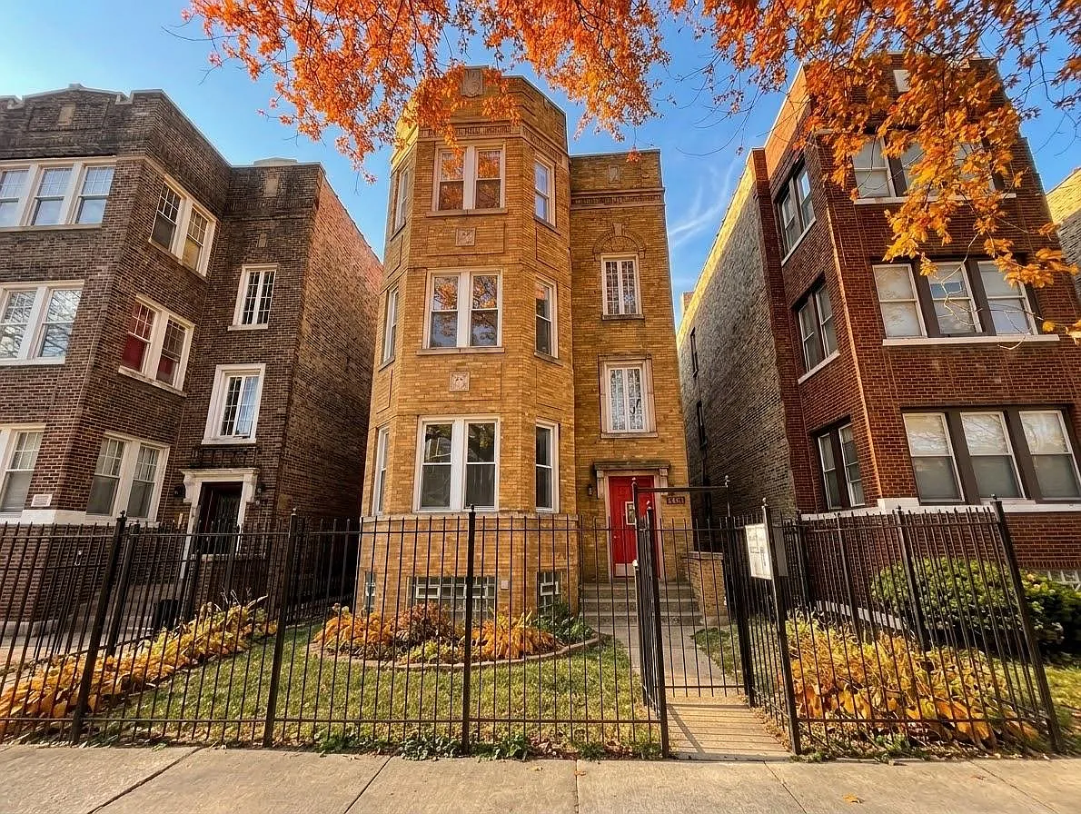 2 bed, 1.0 bath, 1200 sqft, $897 — Photo 2