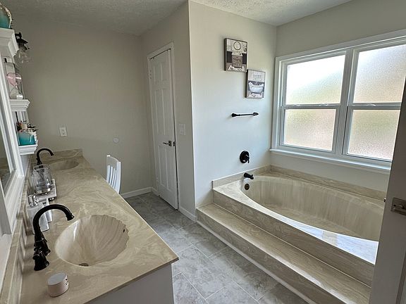 2nd image of 4569 Oak Bay Dr W #4