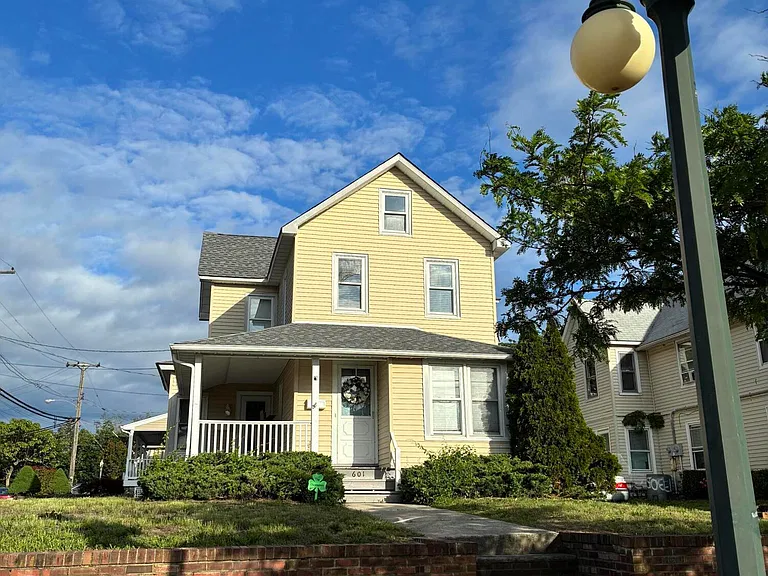 601 Main St #SUMMER — Photo 2