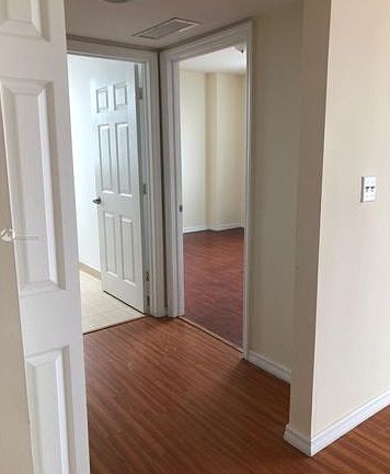5th image of 275 NE 18th St Penthouse 4