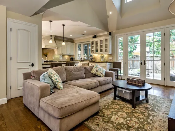 2261 Saint Francis Dr, Palo Alto, CA 94303