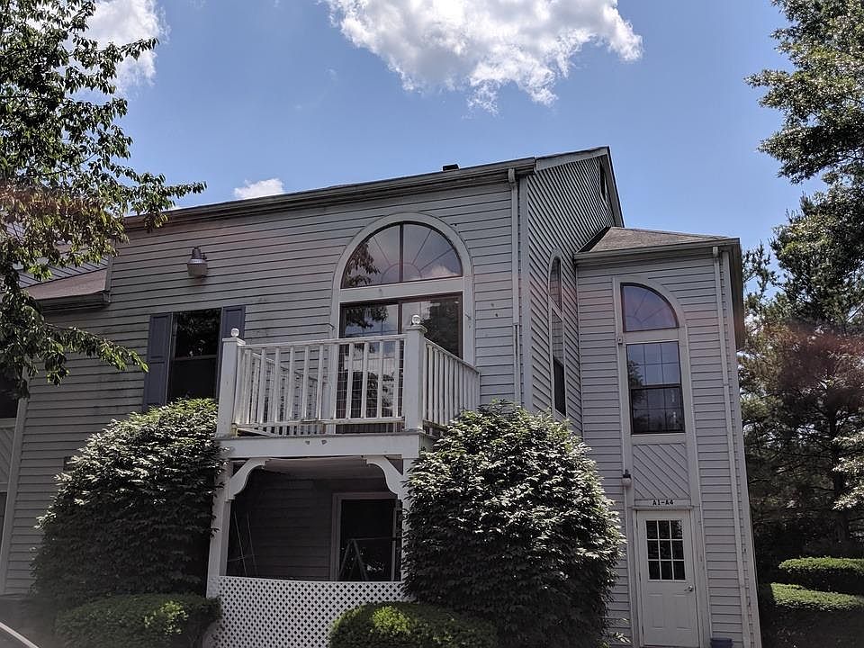 1st image of 404 Bainbridge Ct APT A3