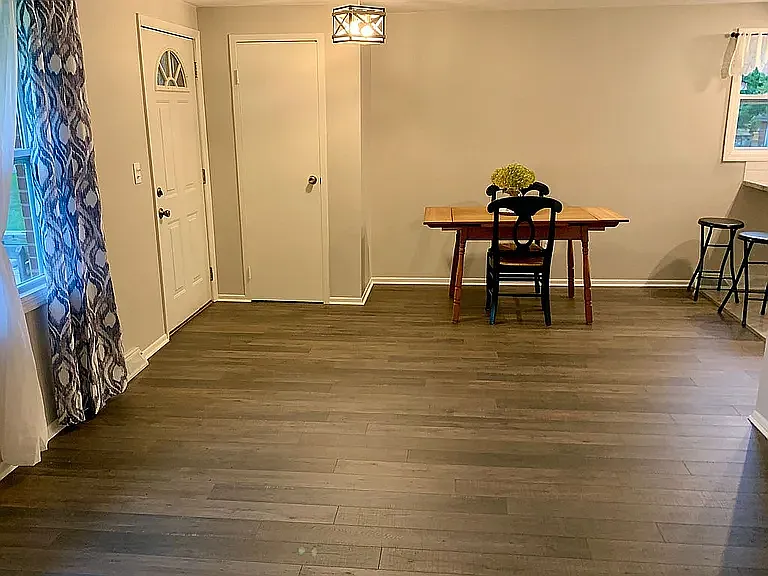 317 Cynthia Dr — Photo 2
