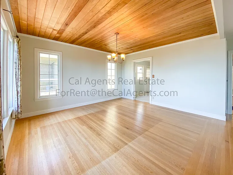 257 Trinity Ave — Photo 3
