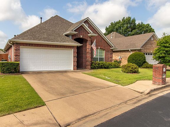 2nd image of 1836 Hollylake Cir