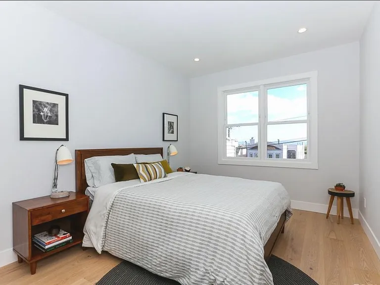 136 Harvard St — Photo 14