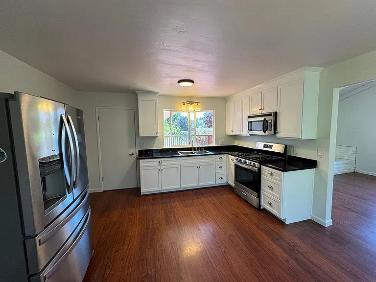 640 Peaceful Valley Dr — Photo 12