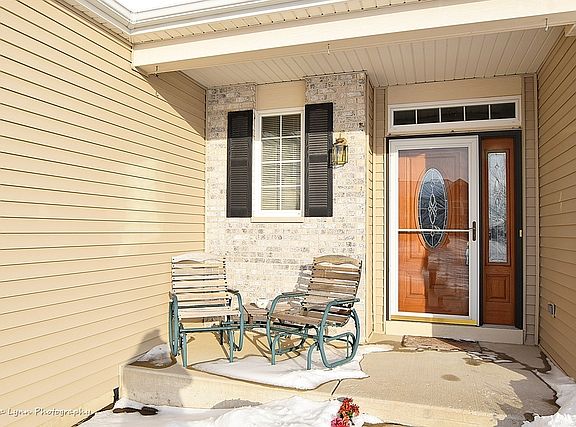 2nd image of 2401 Moutray Ln