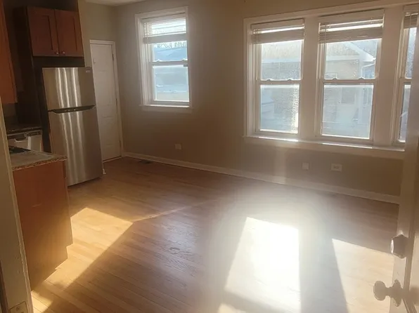 3745 W Argyle St APT 1, Chicago, IL 60625