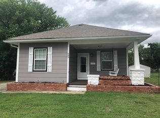 523 N 7th St, Ponca City, OK 74601
