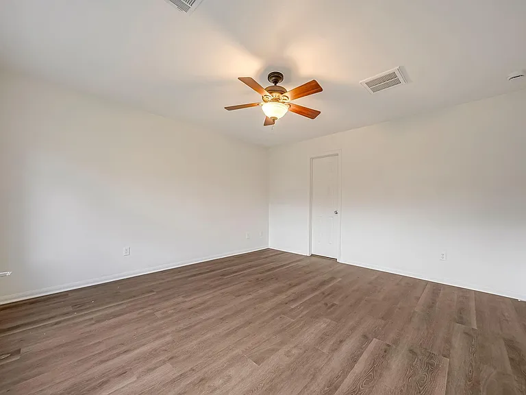 18439 Sunrise Oaks Ct — Photo 14