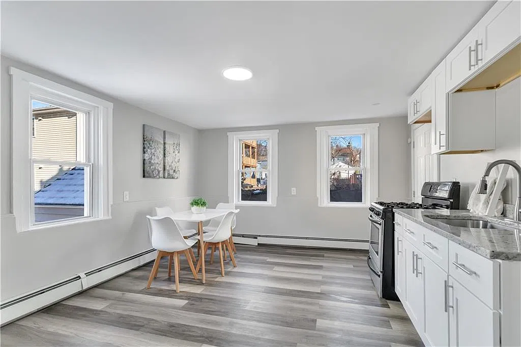 1 bed, 950 sqft, $1,700 — Photo 3