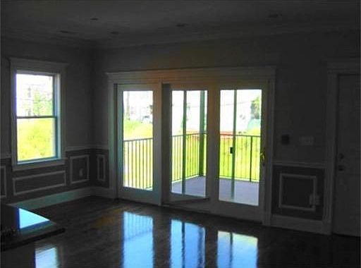 2nd image of 534 Dorchester Ave