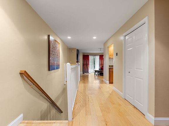 4th image of 24 N Stone Mill Dr #1112