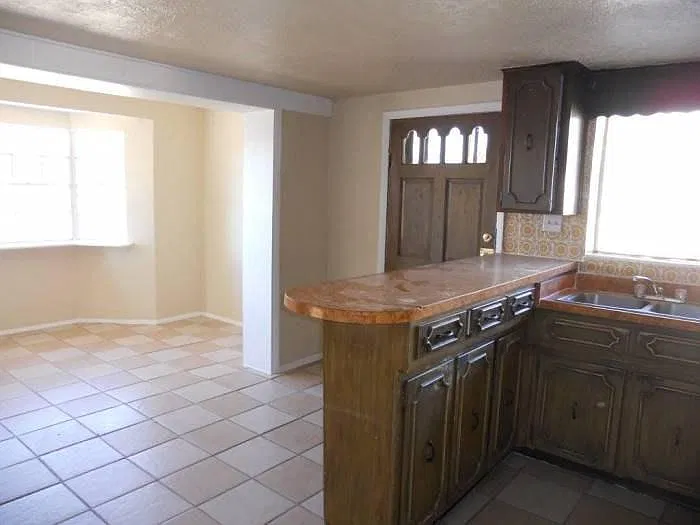 252 Hillview Avenue — Photo 2