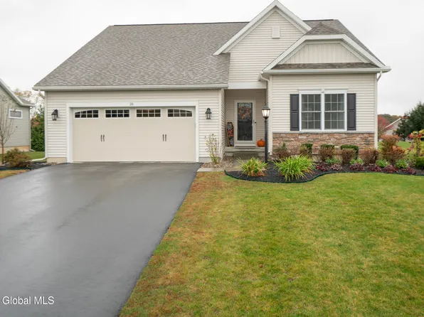 18 Hearthstone Drive, Mechanicville, NY 12118