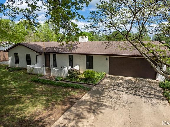 2nd image of 302 Cathy Dr
