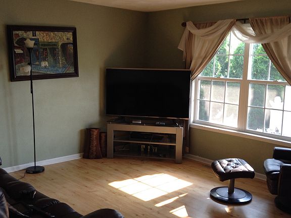 4th image of 7036 Salzbrenner Ln
