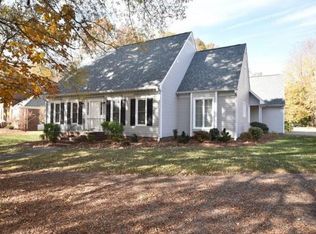 90 Brookfield Ct, Gibsonville, NC 27249