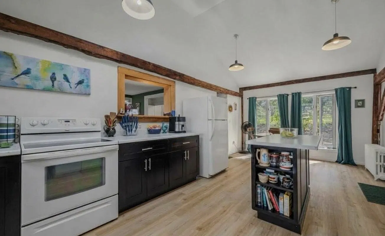 2 bed, 1500 sqft, $2,400 — Photo 4