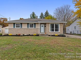 1653 Kentfield St SW, Wyoming, MI 49519