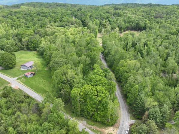 Blaylock Rd, Crossville, TN 38572