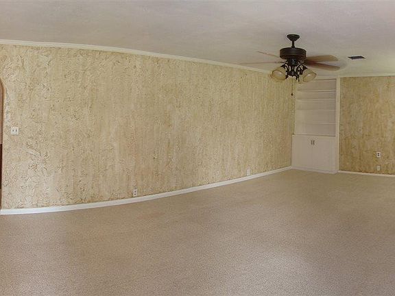 4th image of 615 N Wall St