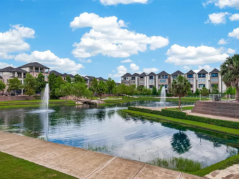 2703 Kinsley Oaks Dr — Photo 46