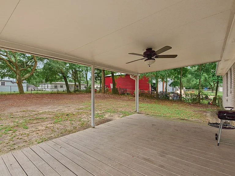63 Jackson Ave — Photo 22