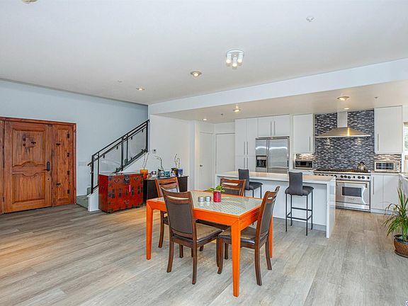 5th image of 1123 Cresthaven Dr