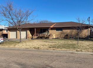 1708 Pinecrest Ave, Garden City, KS 67846