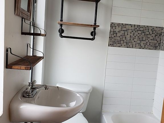 5th image of 159 Ellery St #22