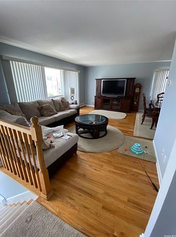 1st image of 449 Frank St