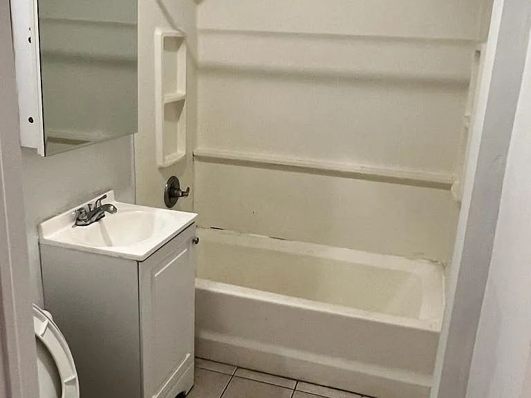 196 Putnam St #2 — Photo 2