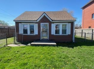 5915 W 87th St, Oak Lawn, IL