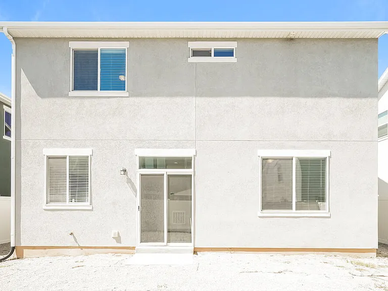 2087 W 3290 S — Photo 16