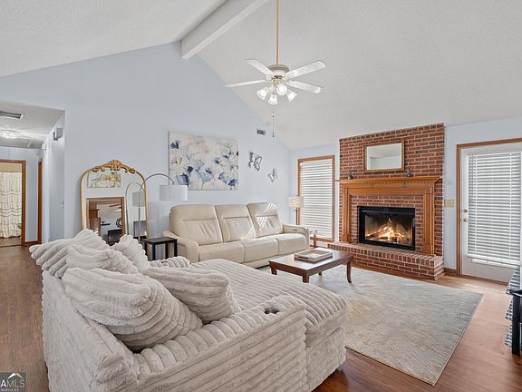 5th image of 300 Jeremys Straight