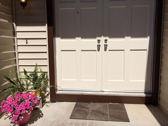 2nd image of 14990 Venetian Way
