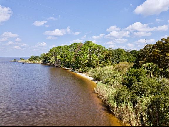 2nd image of 11 N Bayshore Dr