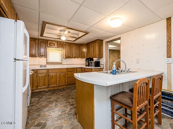 2nd image of 6470 Main St