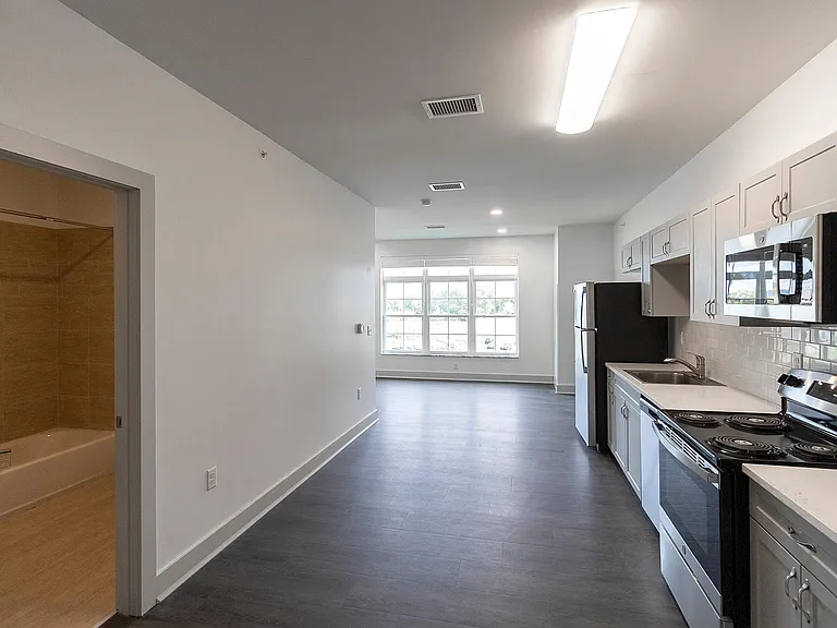 DeLaet's Landing - 99 New Broadway — Photo 15