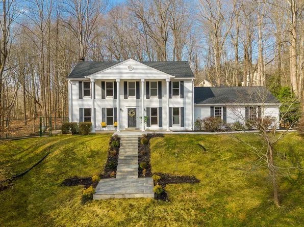 10807 Shadow Ln, Fairfax Station, VA 22039