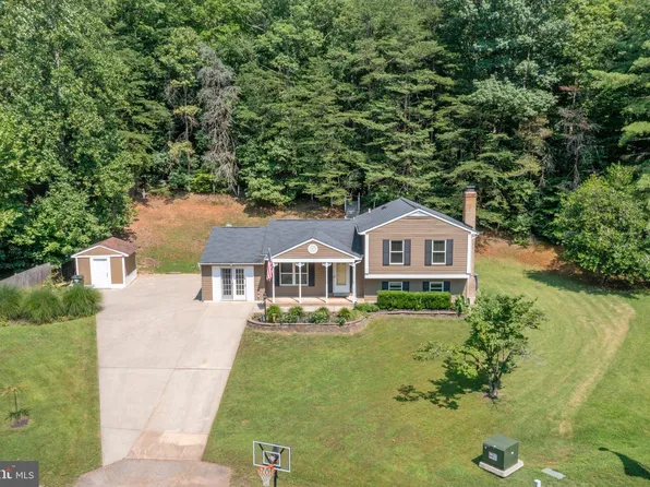 12525 Spring Dr, Manassas, VA 20112