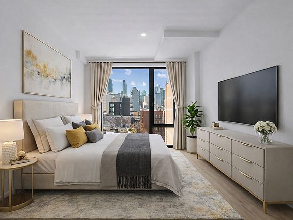 3rd image of 2516 37th Ave #5A