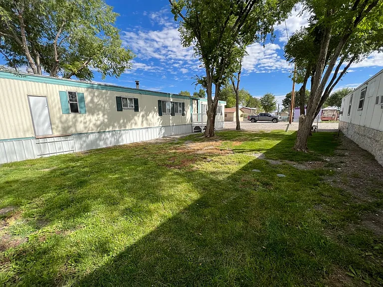 300 Linda Lee St — Photo 8