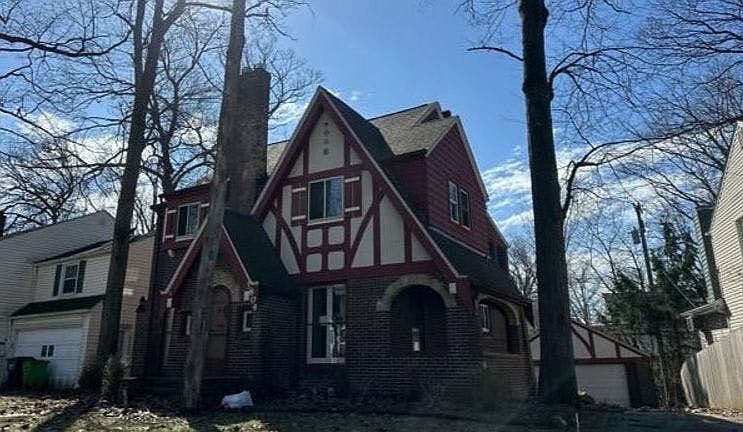 2nd image of 3804 Bridgeview Dr